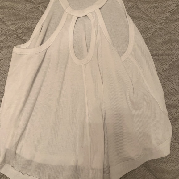 Basic white top - Picture 2 of 2